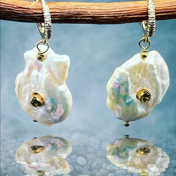 Anthropologie Jewelry - Anthropologie mismatched pearl earrings